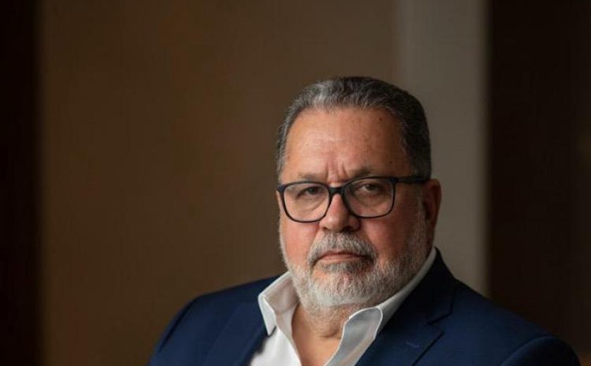 “A Face Cruel da Ditadura”: Pedro Oliveira lança obra na XI Bienal Internacional do Livro de Alagoas