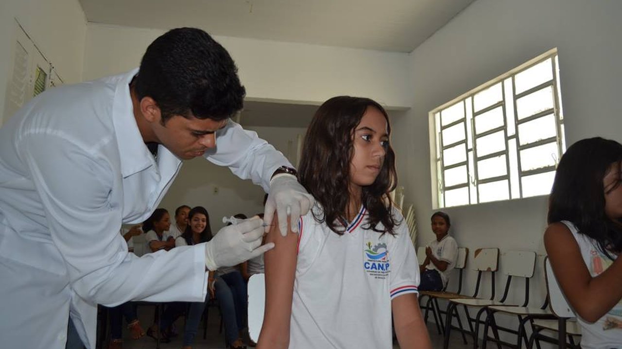 Secretaria de saúde de Canapi realiza vacinação contra HPV no município