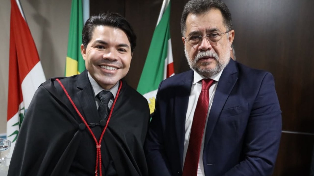 PGJ Lean Araújo participa da posse de Hélio Pinheiro Pinto como desembargador do TRE-AL