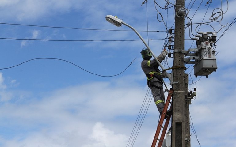 Eletrobras realiza mutirão de corte por inadimplência em todo o Estado