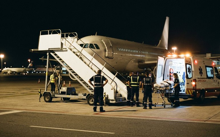 Mulher de 72 anos morre após cair de escada durante desembarque em Congonhas