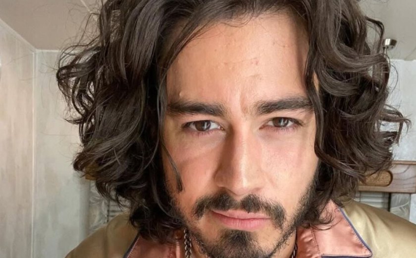 Ator de 'Narcos: México' fica em coma induzido após infecção de bactéria