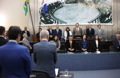 Deputados homenageiam Thales Pereira durante sessão ordinária com minuto de silêncio