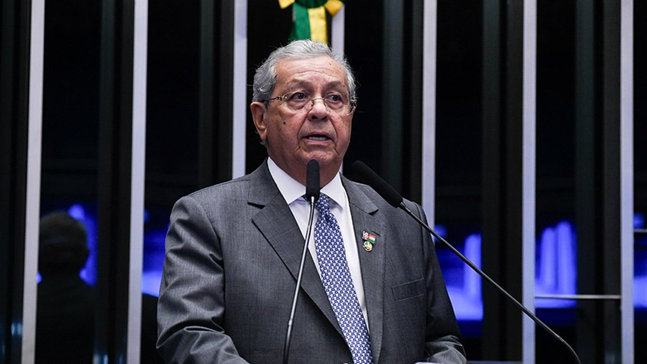 Jayme Campos defende educação de qualidade