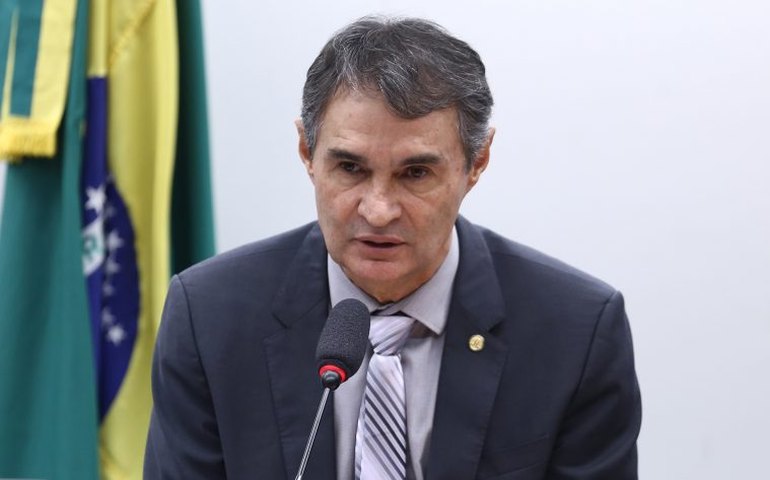 Comissão debate política nacional de atenção a mulheres na menopausa