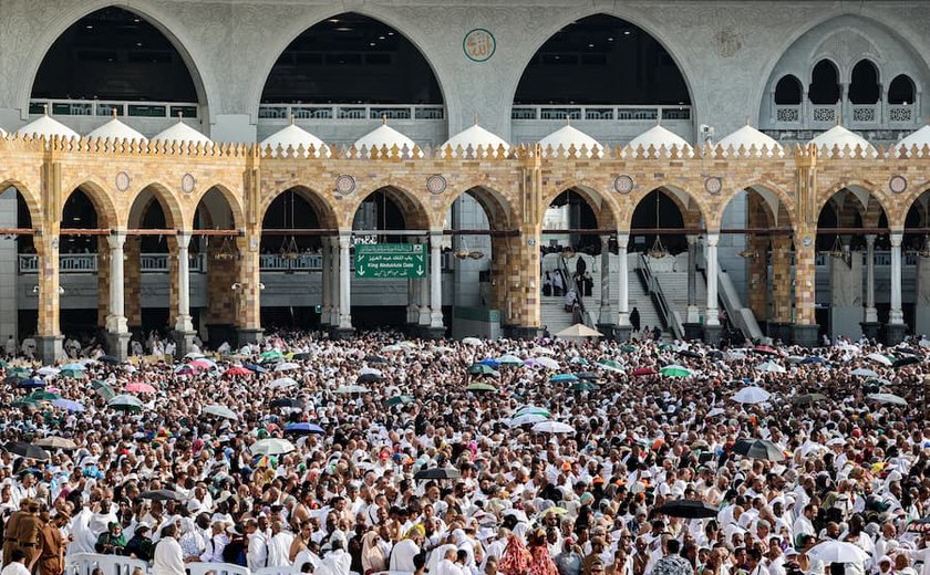 Arábia Saudita afirma ter expulsado mais de 300 mil peregrinos clandestinos de Meca