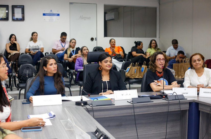 Secretarias estaduais assinam termo de compromisso para promoção da infância em Alagoas