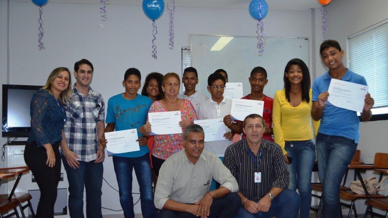 Inclusão Social: Deficientes Auditivos comemoram conclusão de curso no Senac