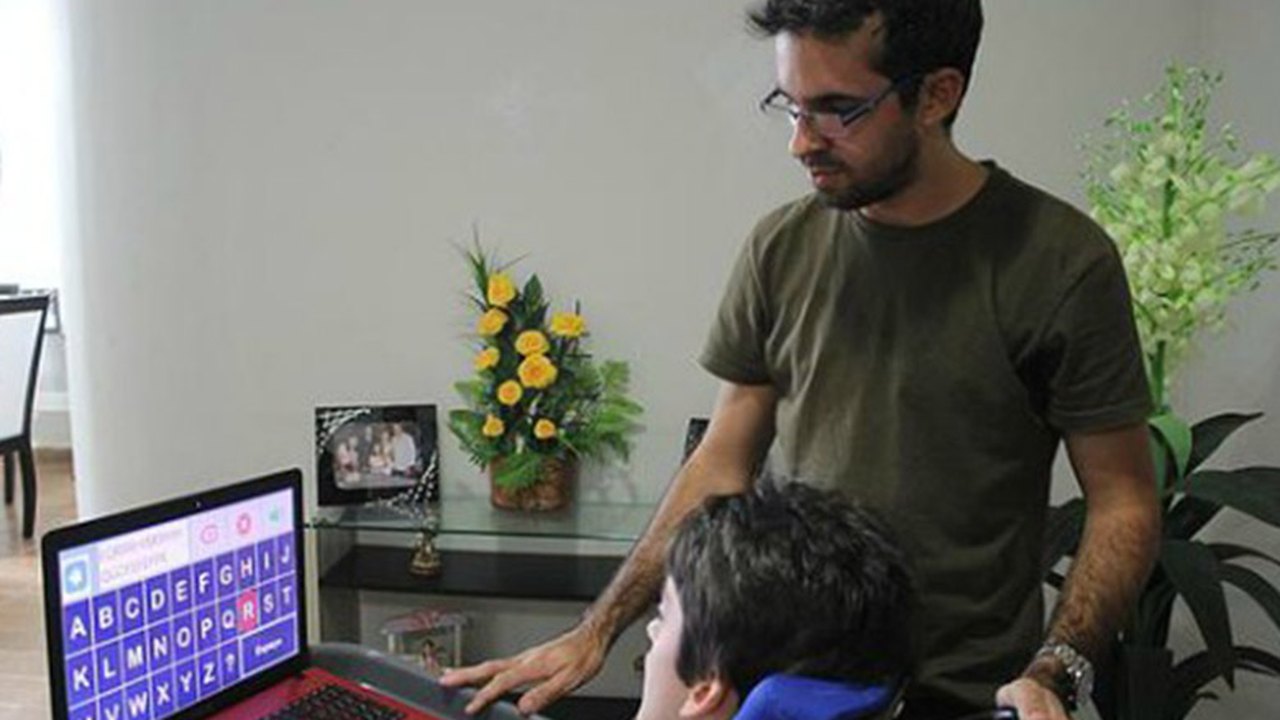 Arapiraquenses criam projeto para deficientes se comunicarem