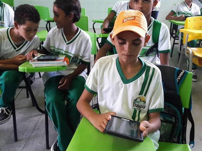 Estudantes recebem tablets em Traipu