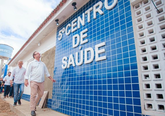Luciano amplia prédio do 5º Centro de Saúde em Arapiraca