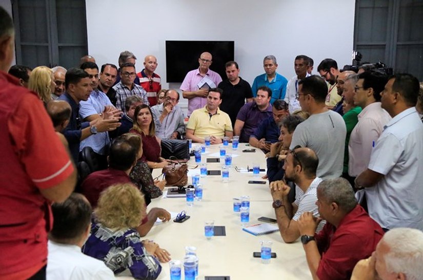 Presidente da Câmara confirma reunião e abertura de negociação entre servidores e Executivo