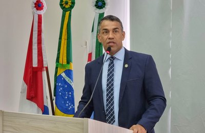 Vereador Siderlane Mendonça anuncia na Câmara isenção de taxa para ambulantes
