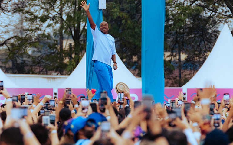 Thiaguinho leva show “Tardezinha” à Arena Corinthians