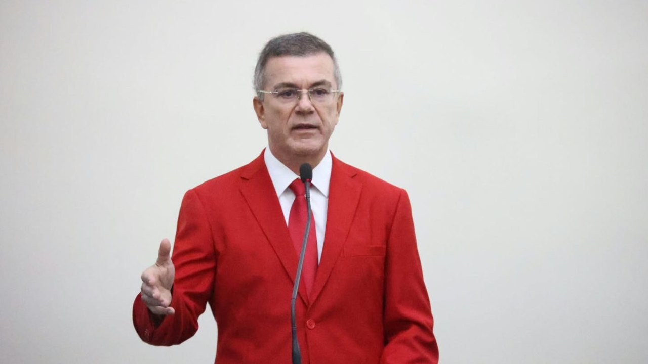 Ronaldo Medeiros celebra vitória de Lula e troca críticas com Cabo Bebeto na Assembleia de Alagoas