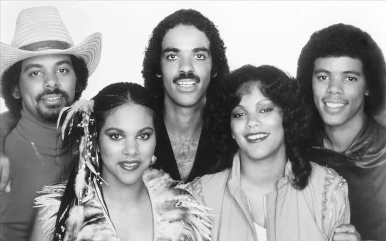 Ex-astro mirim do R&B e integrante do grupo The Sylvers, Foster Sylvers morre aos 64 anos