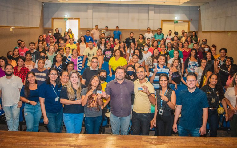 Prefeitura de Maceió inicia entrega dos cartões de passagem para beneficários do CNH Social