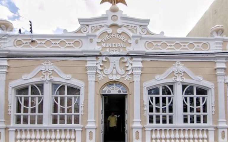 Professores e trabalhadores da Educação recebem precatórios do FUNDEF nesta segunda