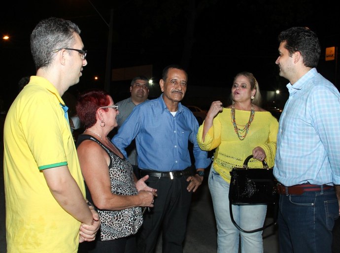 Prefeito Rui Palmeira entrega obras no bairro do Poço
