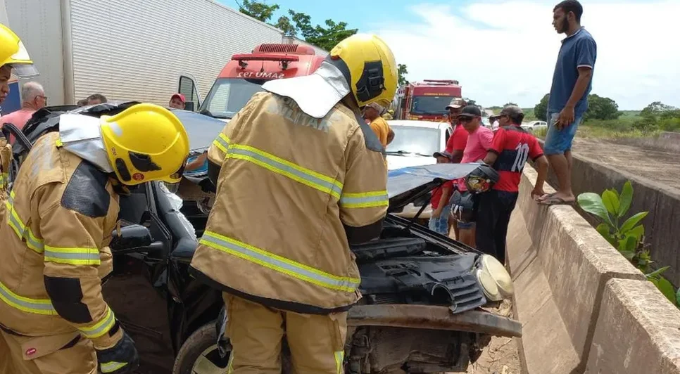 Colisão entre veículos deixa quatro pessoas feridas em Rosário do Catete