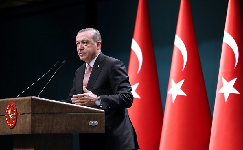 Erdogan deve continuar se relacionando ao mesmo tempo com Ocidente e Rússia