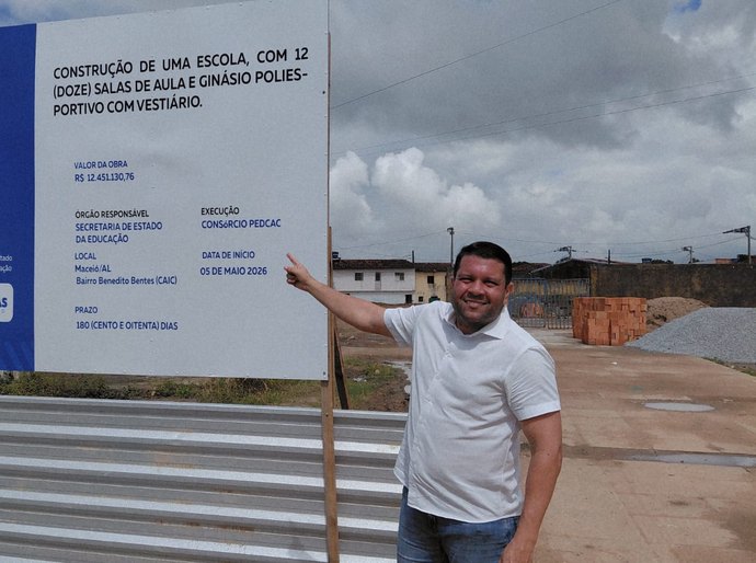 Vereador Allan Pierre acompanha início das obras da nova Escola Estadual do Benedito Bentes no antigo CAIC