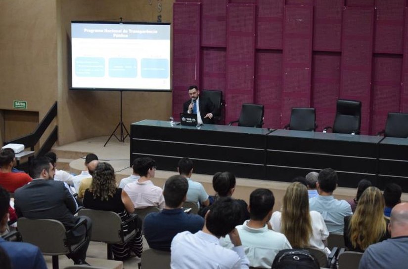 TCE/AL promove treinamento sobre diretrizes do Programa Nacional de Transparência Pública