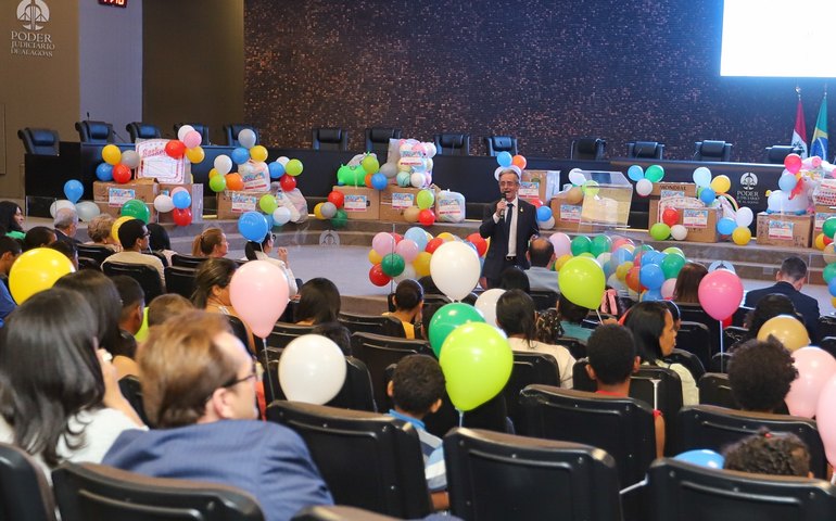 Campanha do TJAL arrecada 2.300 brinquedos e celebra Dia das Crianças com festa