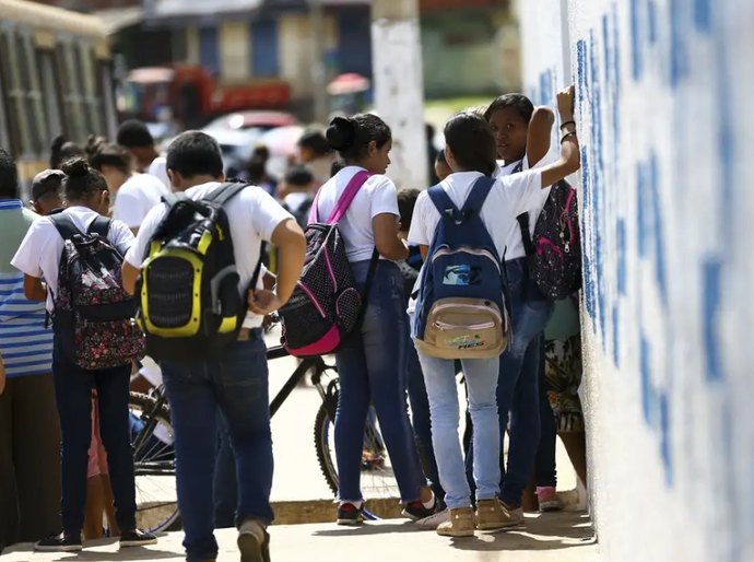Municípios devem executar até outubro os recursos do programa Escola em Tempo Integral