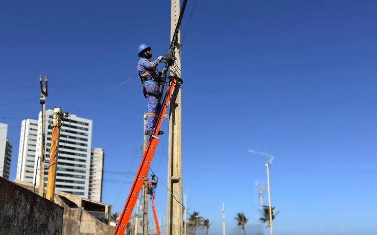 Ilumina Maceió restabelece iluminação na orla de Jacarecica após furto de cabos