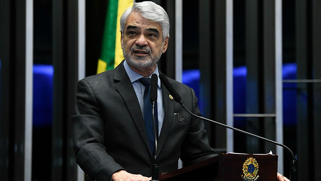 Humberto Costa cobra respostas do governo espanhol sobre ataques racistas