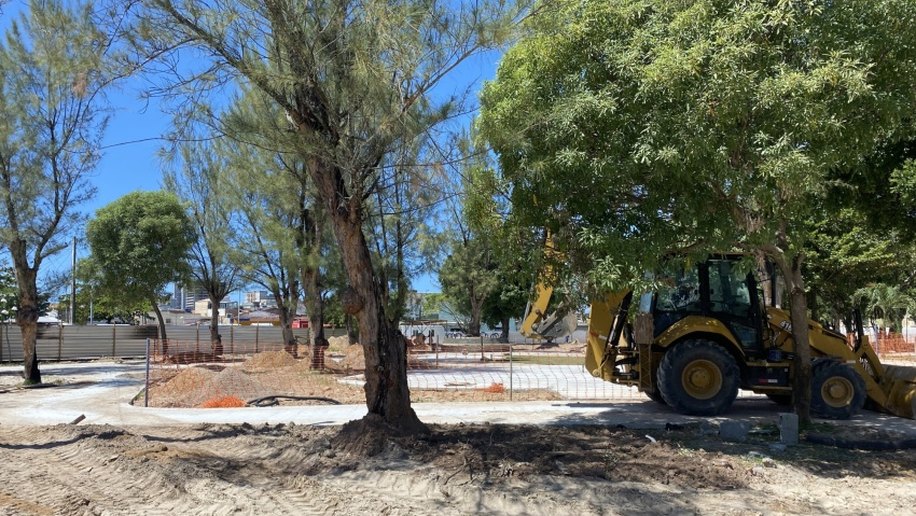 Obras de revitalização da Praça da Faculdade avançam e chegam a 70% de execução