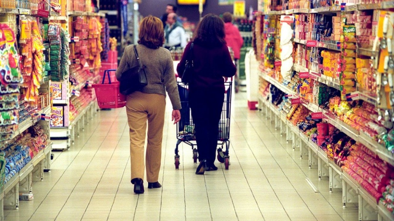 Consumo segue abaixo do nível pré-covid