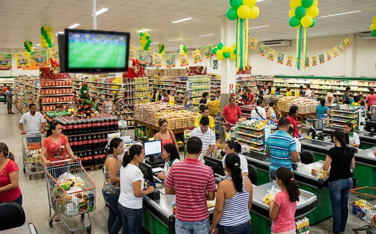 Copa e feriados impulsionam consumo nos supermercados