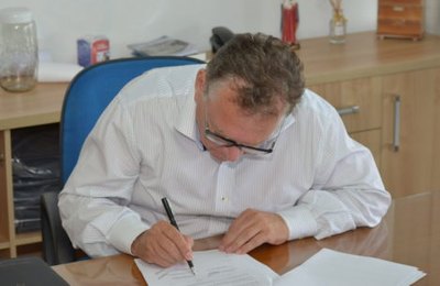 Isnaldo Bulhões assina convênio com o Detran visando melhorar o trânsito de Santana