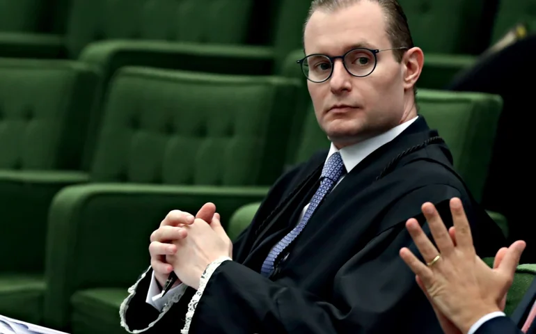 Decisões monocráticas sempre estarão sujeitas ao crivo dos demais ministros do STF, diz Zanin