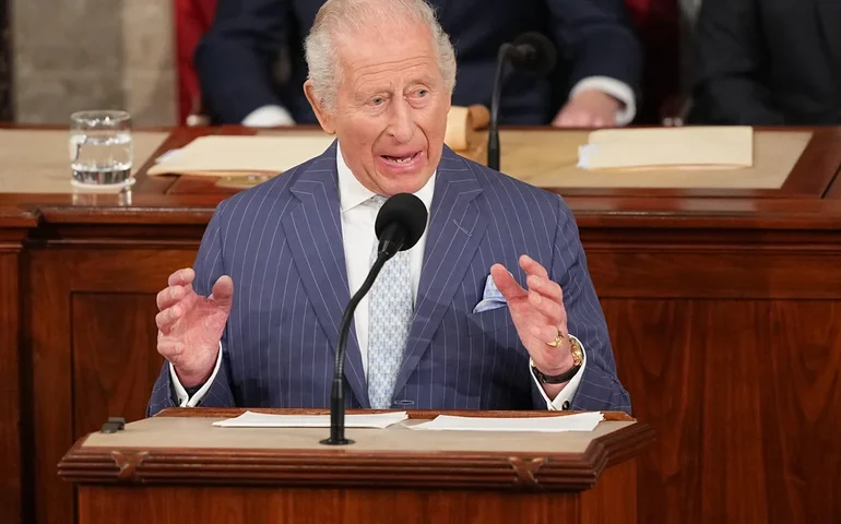 Rei Charles faz apelo em defesa da Ucrânia e reforça apoio à Otan diante de parlamentares dos EUA