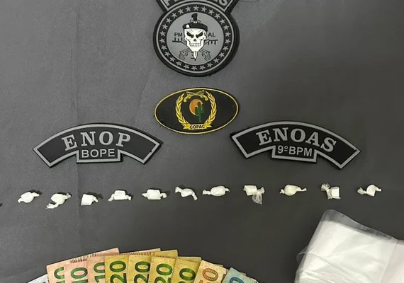 Mulher é presa por tráfico de drogas em Delmiro Gouveia; PM apreende cocaína e dinheiro