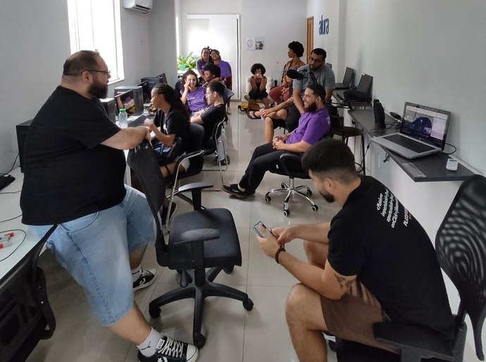 Jovens de baixa renda de todo Brasil terão acesso gratuito ao mercado de Tecnologia