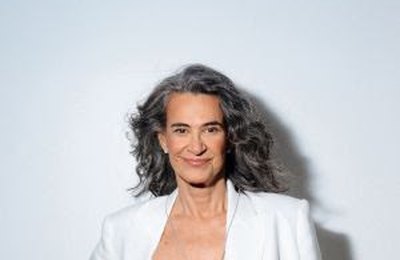 Simone traz nova turnê ao Teatro Gustavo Leite no dia 21 de setembro