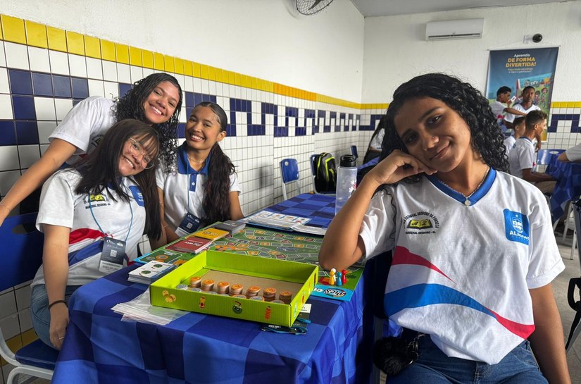 Parceria entre Seduc e Instituto Brasil Solidário vai fortalecer educação financeira nas escolas estaduais