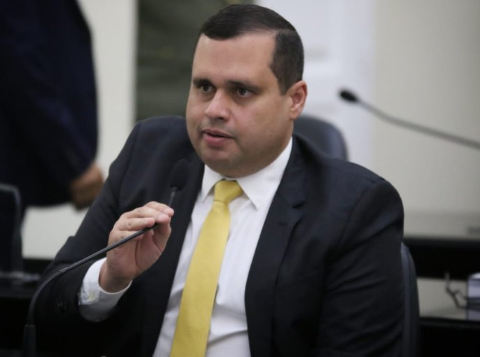 Deputado Fernando Pereira pede celeridade em recapeamento de estradas