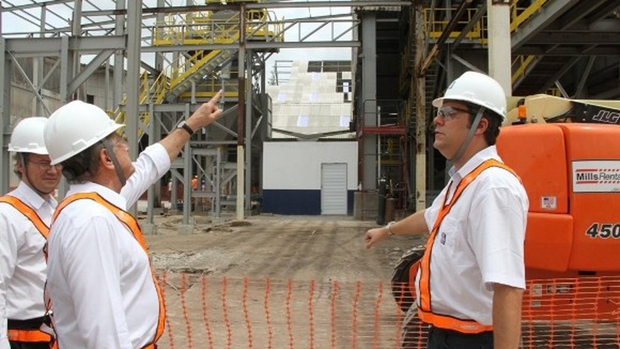 Governador visita obras de instalação da empresa de fertilizantes Yara