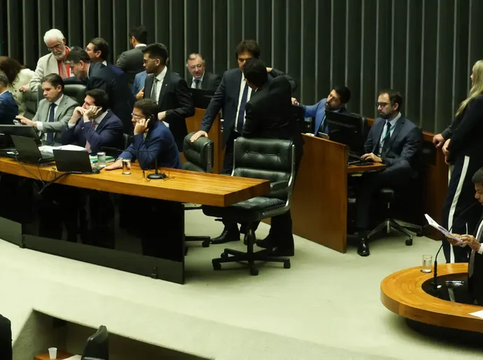 Câmara aprova em segundo turno PEC da Segurança Pública