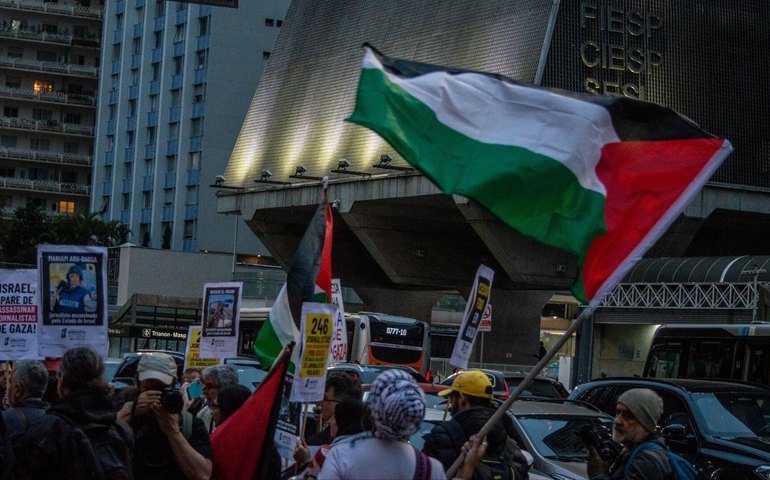 Protesto em SP critica mídia ocidental por 'silêncio' diante da morte de jornalistas em Gaza