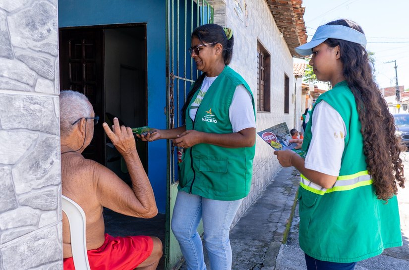 Prefeitura promove ação de educação ambiental para moradores do Pontal da Barra