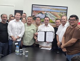 Prefeito Luciano autoriza mais de 5 km de pavimentação interligando três bairros de Arapiraca