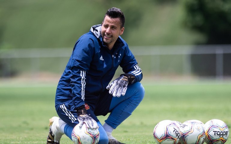 Presidente revela que Fábio deve renovar com o Cruzeiro: ‘Estará no centenário’