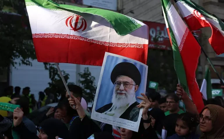 Irã prepara projeto para sair de tratado contra armas nucleares