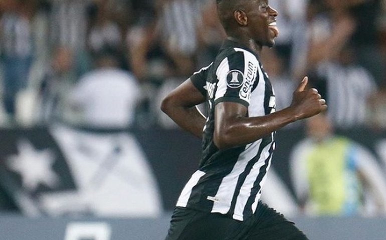 Luiz Henrique marca pela 1ª vez, Botafogo bate Universitario e volta à briga na Libertadores